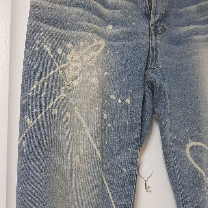 [BUNJANG] Paint Detail Bootcut Jeans (Size 27) / 페인트 데미지 부츠컷 청바지(27)