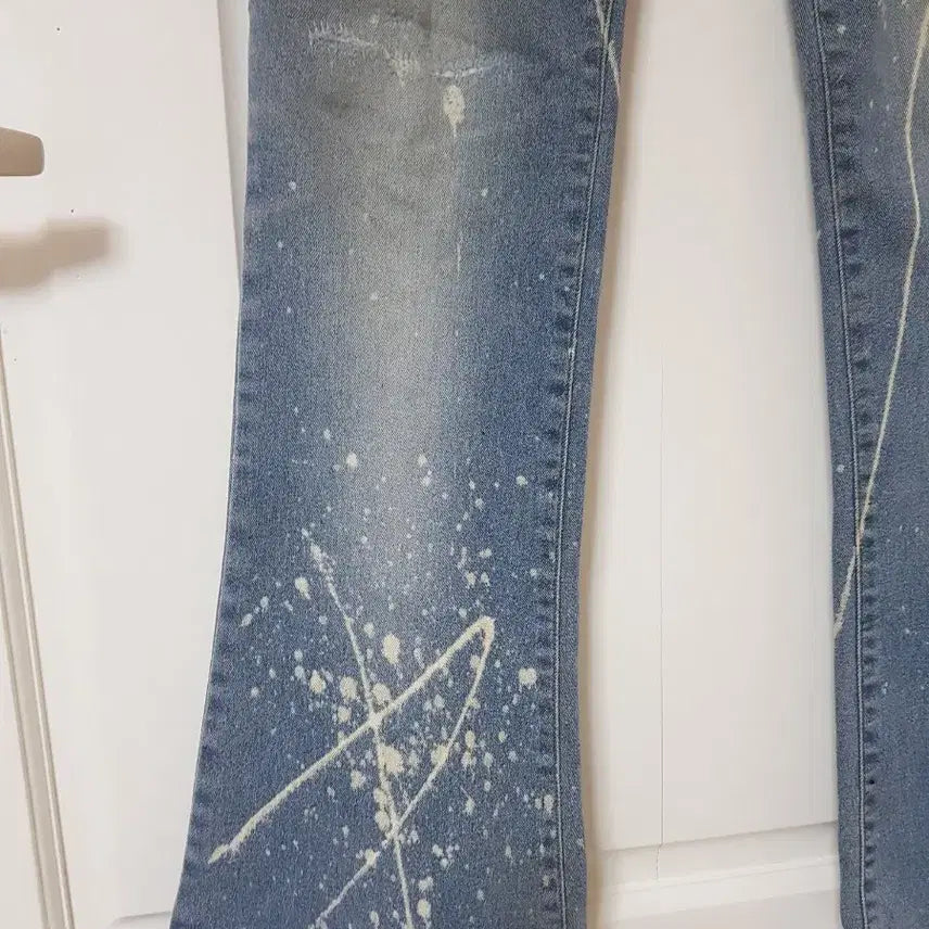 [BUNJANG] Paint Detail Bootcut Jeans (Size 27) / 페인트 데미지 부츠컷 청바지(27)