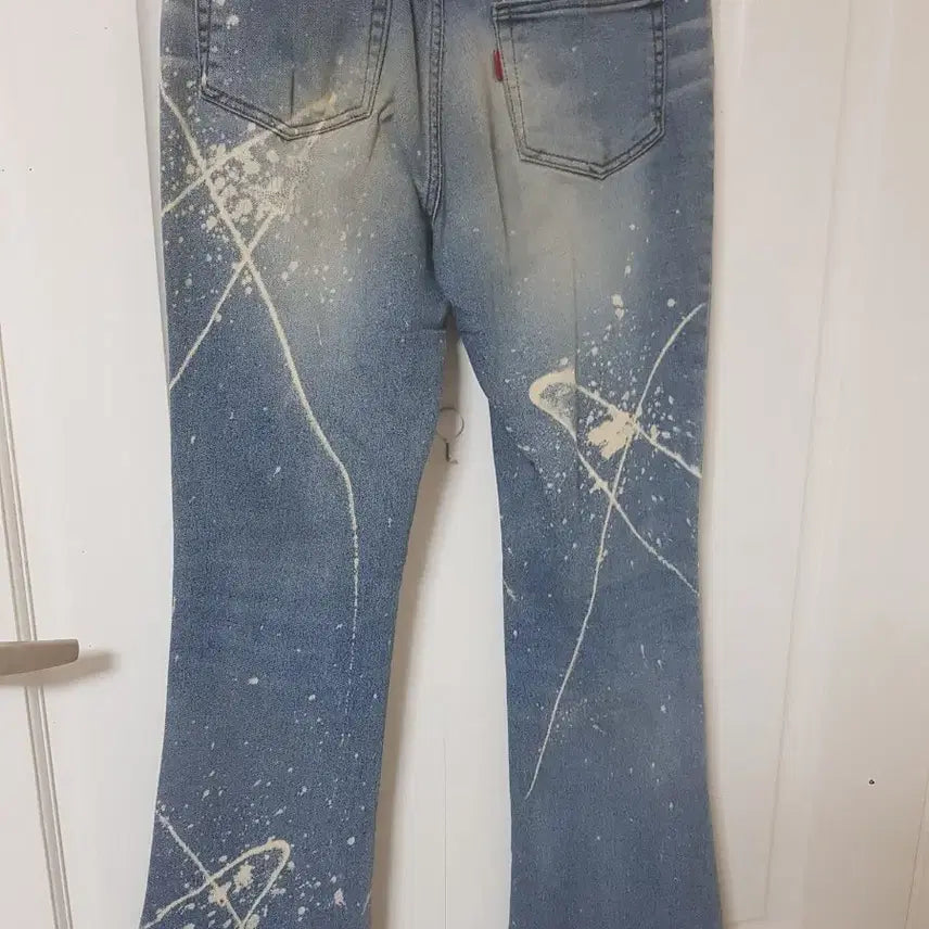[BUNJANG] Paint Detail Bootcut Jeans (Size 27) / 페인트 데미지 부츠컷 청바지(27)