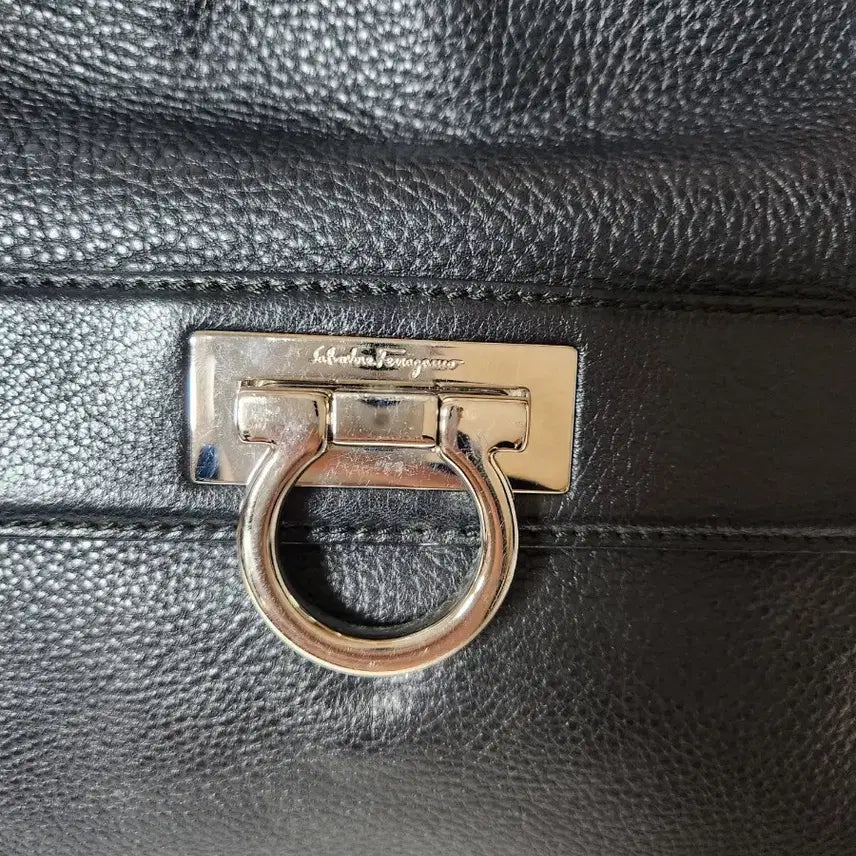[BUNJANG] Ferragamo Gancini Olivia Silver-Tone Handbag / 페레가모 간치니 은장 올리비아