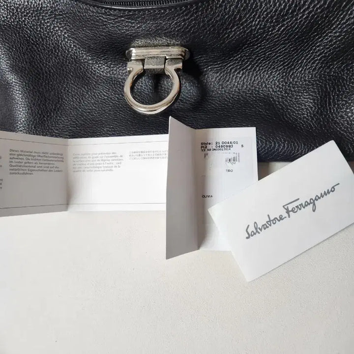 [BUNJANG] Ferragamo Gancini Olivia Silver-Tone Handbag / 페레가모 간치니 은장 올리비아