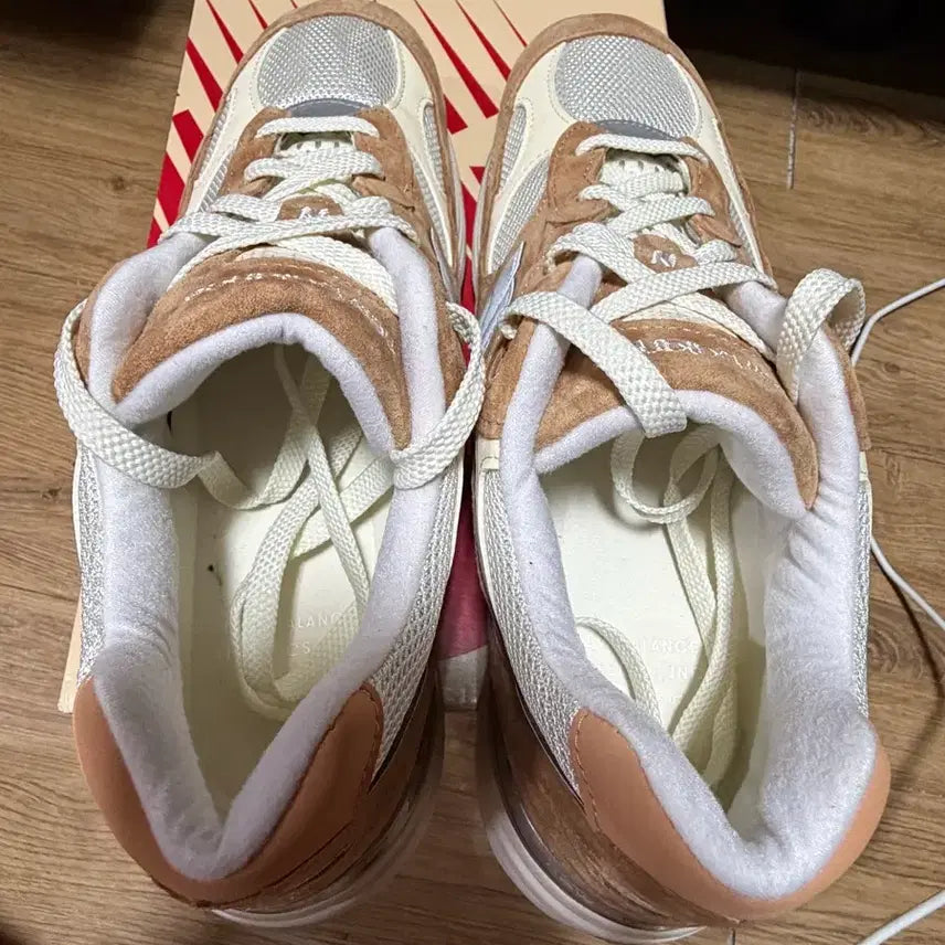 [SOLD OUT] 뉴발란스 992 메이드 인 USA 스위트 카라멜 칼슘 290