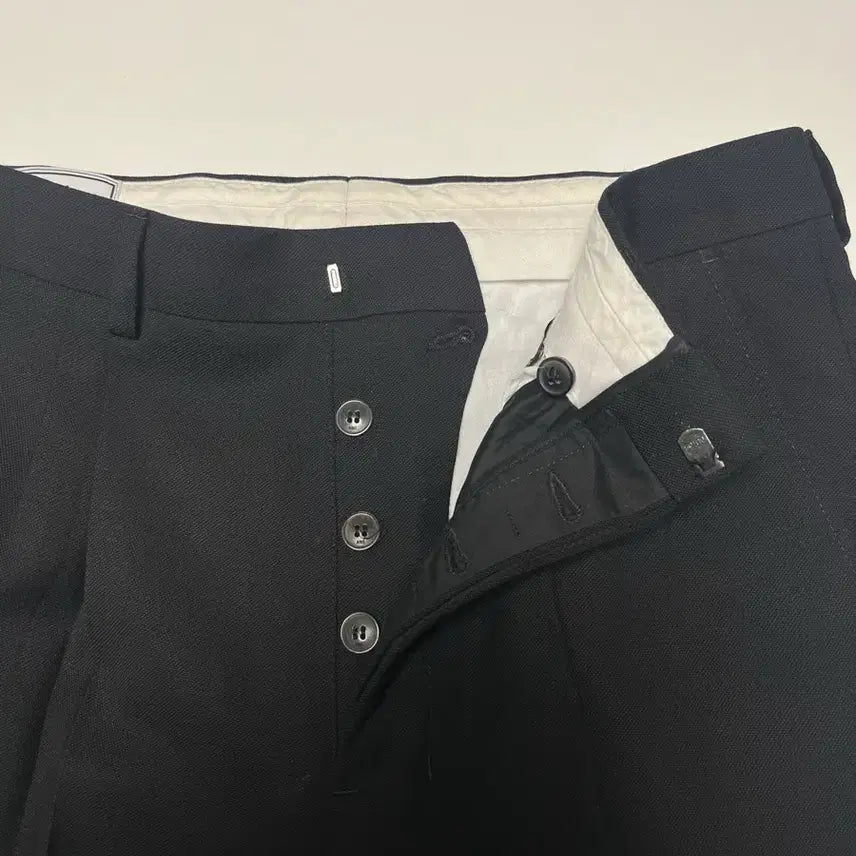 [BUNJANG] AMI Virgin Wool Carrot Fit Black Slacks / [40/32] 아미 버진울 캐롯핏 블랙 슬랙스 32