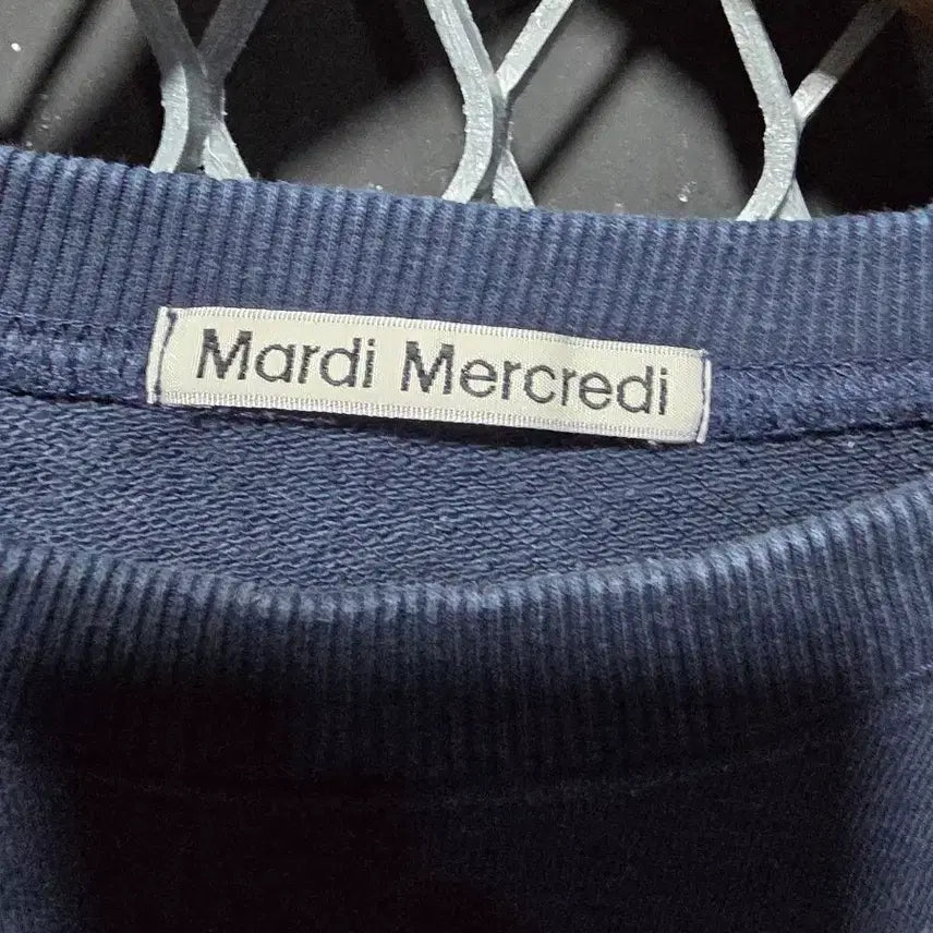[BUNJANG] Mardi Mercredi Sweatshirt (Free Size) / 마르디메르크디 맨투맨 free