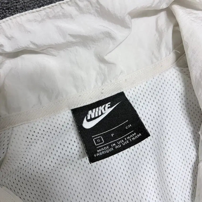 [BUNJANG] Nike Big Swoosh Windbreaker Jacket / 나이키 빅스우시 바람막이