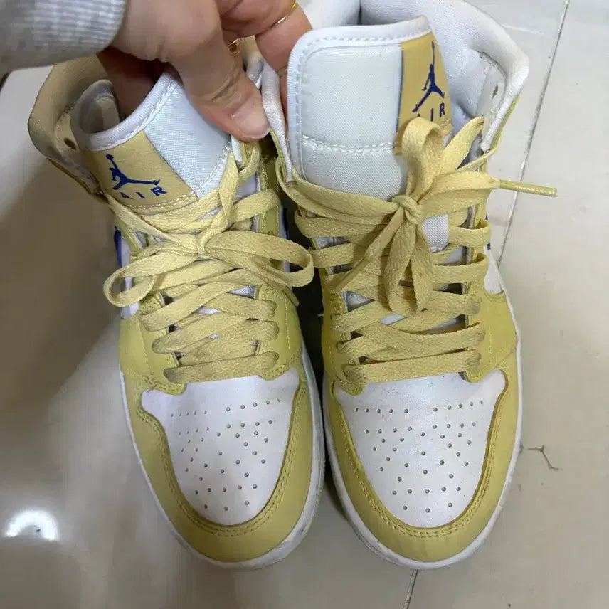 [SOLD OUT] 나이키 조던 미드 240