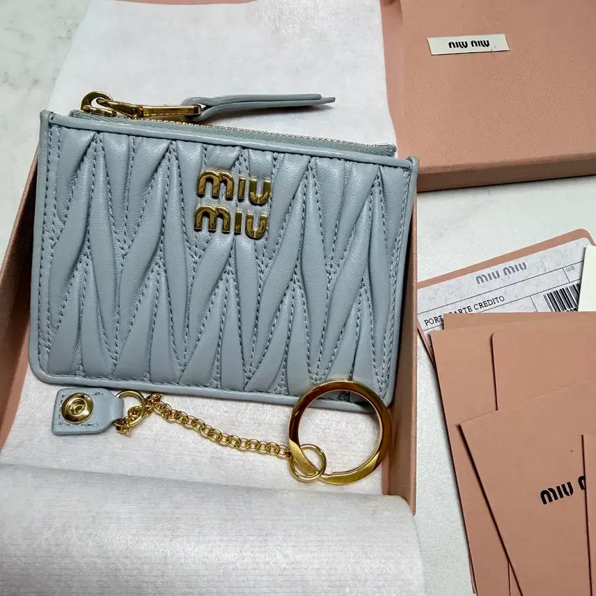[BUNJANG] Miu Miu Matelassé Zipper Card Wallet / 미우미우 마테라쎄 지퍼 카드지갑