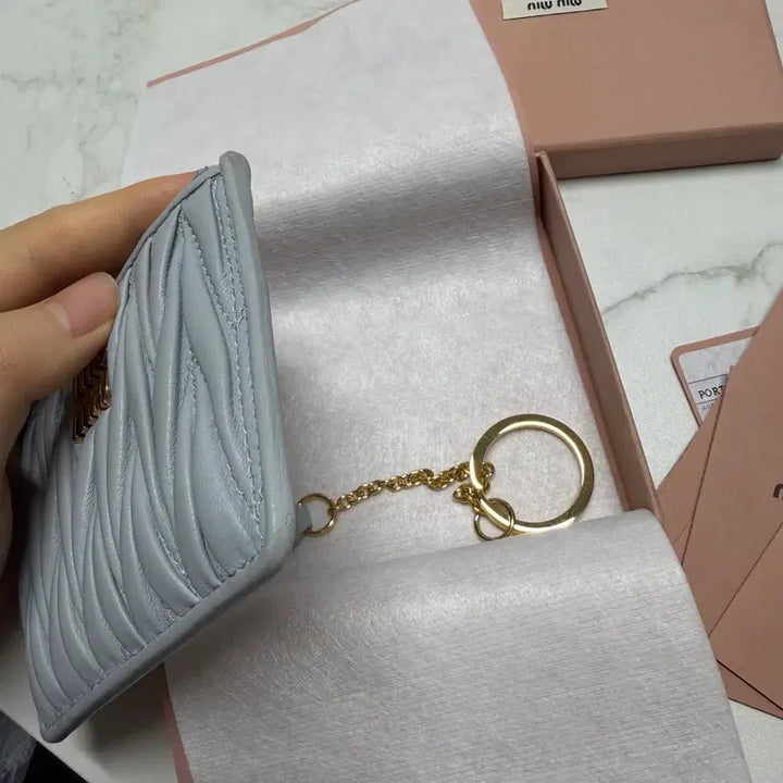 [BUNJANG] Miu Miu Matelassé Zipper Card Wallet / 미우미우 마테라쎄 지퍼 카드지갑