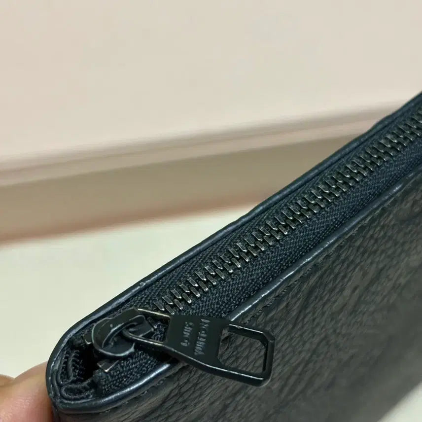 [BUNJANG] Louis Vuitton Taurillon Etui Voyage Clutch / 루이비통 토뤼옹 에튀보야주 클러치