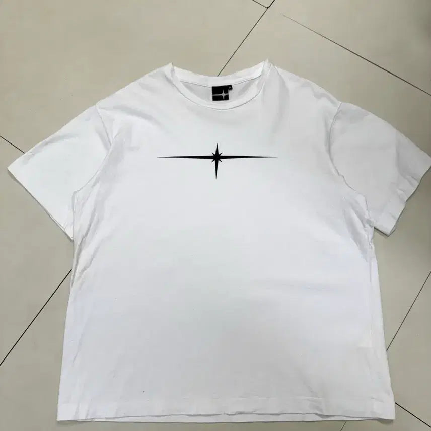 [BUNJANG] Tilden Signature Big Logo Minimal White T-Shirt / 틸던 시그니처 빅로고 미니멀 화이트 반팔 티셔츠