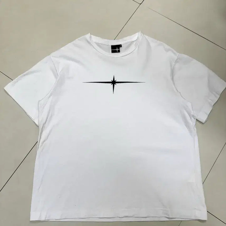 [BUNJANG] Tilden Signature Big Logo Minimal White T-Shirt / 틸던 시그니처 빅로고 미니멀 화이트 반팔 티셔츠