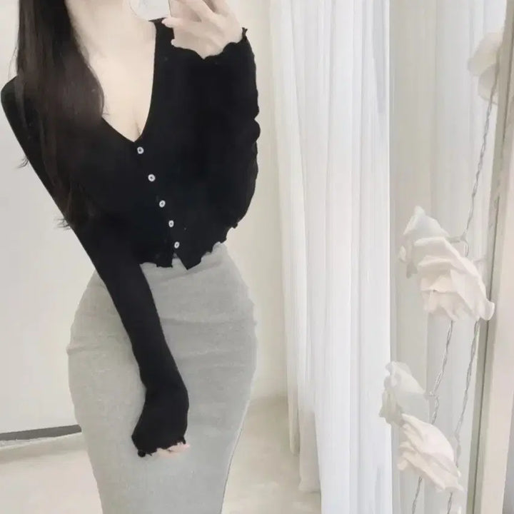 [BUNJANG] Black Frill Long Sleeve Cropped Cardigan / 블랙 프릴 긴팔 크롭가디건