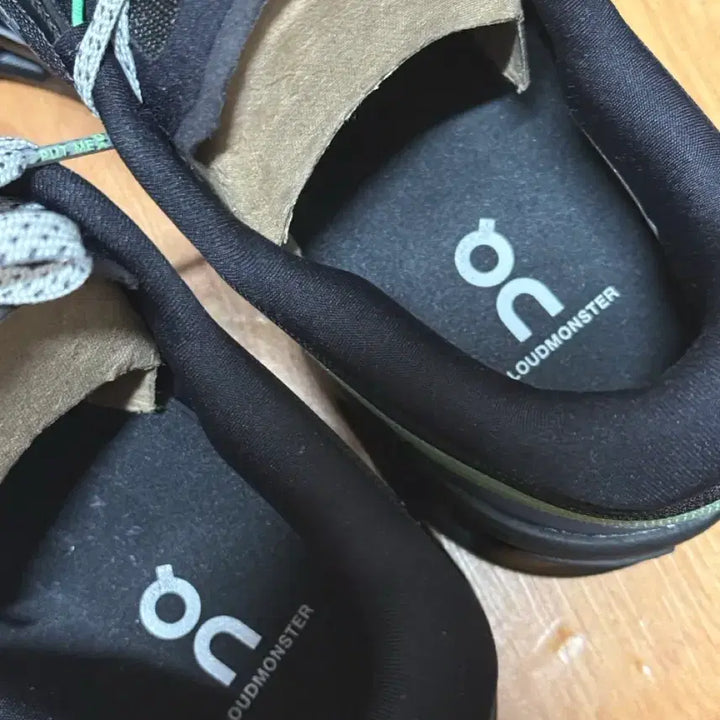 [BUNJANG] On Running Cloudmonster 2 Sneakers / 온 러닝 클라우드 몬스터2 285