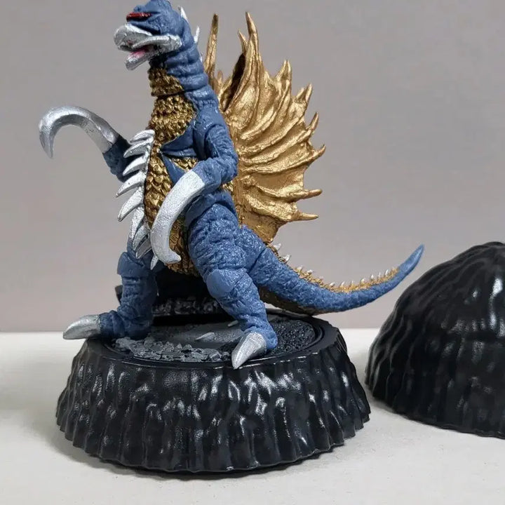 [BUNJANG] Bandai Godzilla HG Gigan Figure / 반다이 고질라 HG 3 가이강 가챠