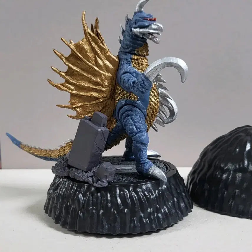 [BUNJANG] Bandai Godzilla HG Gigan Figure / 반다이 고질라 HG 3 가이강 가챠