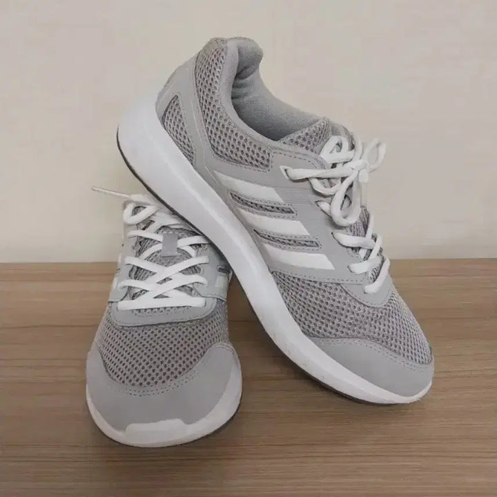 [BUNJANG] Adidas Running Shoes (Gray, 235) / 여성 아디다스 그레이 런닝화, 운동화 (235)