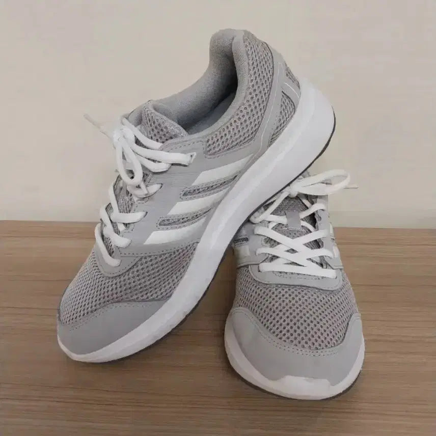 [BUNJANG] Adidas Running Shoes (Gray, 235) / 여성 아디다스 그레이 런닝화, 운동화 (235)