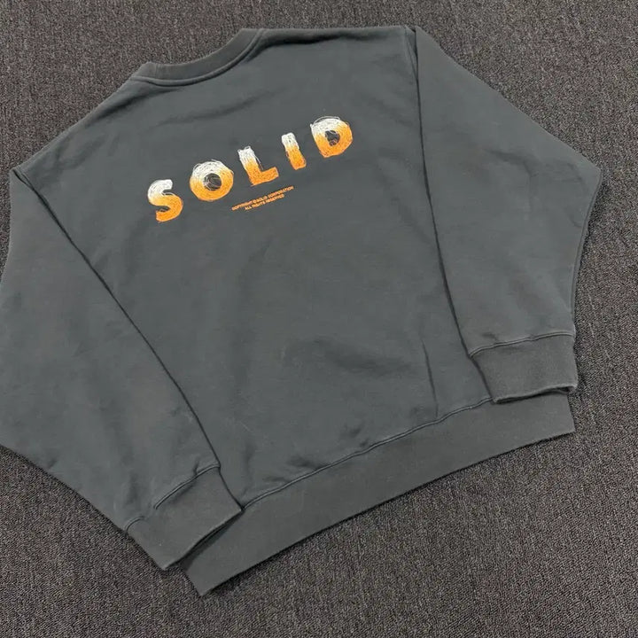 [BUNJANG] Solid Homme Gradient Embroidered Sweatshirt / 솔리드옴므 25FW 그라데이션 엠브로이더리 맨투맨