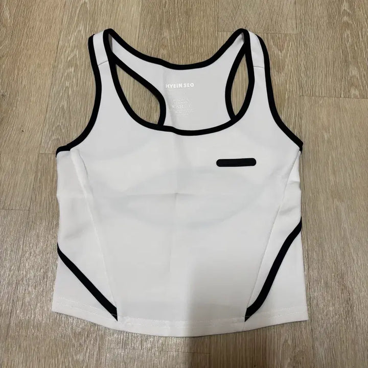 [BUNJANG] NewJeans Hyein Sports Tank Top (Size 1) / 혜인서 스포츠 탱크탑 1사이즈