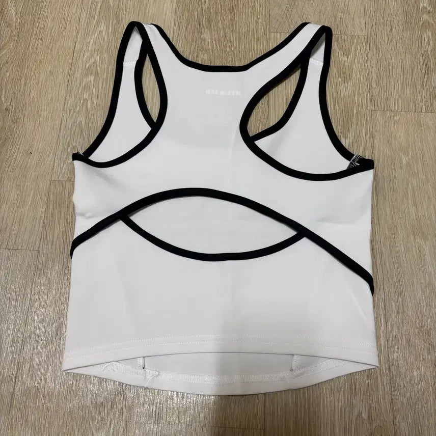 [BUNJANG] NewJeans Hyein Sports Tank Top (Size 1) / 혜인서 스포츠 탱크탑 1사이즈