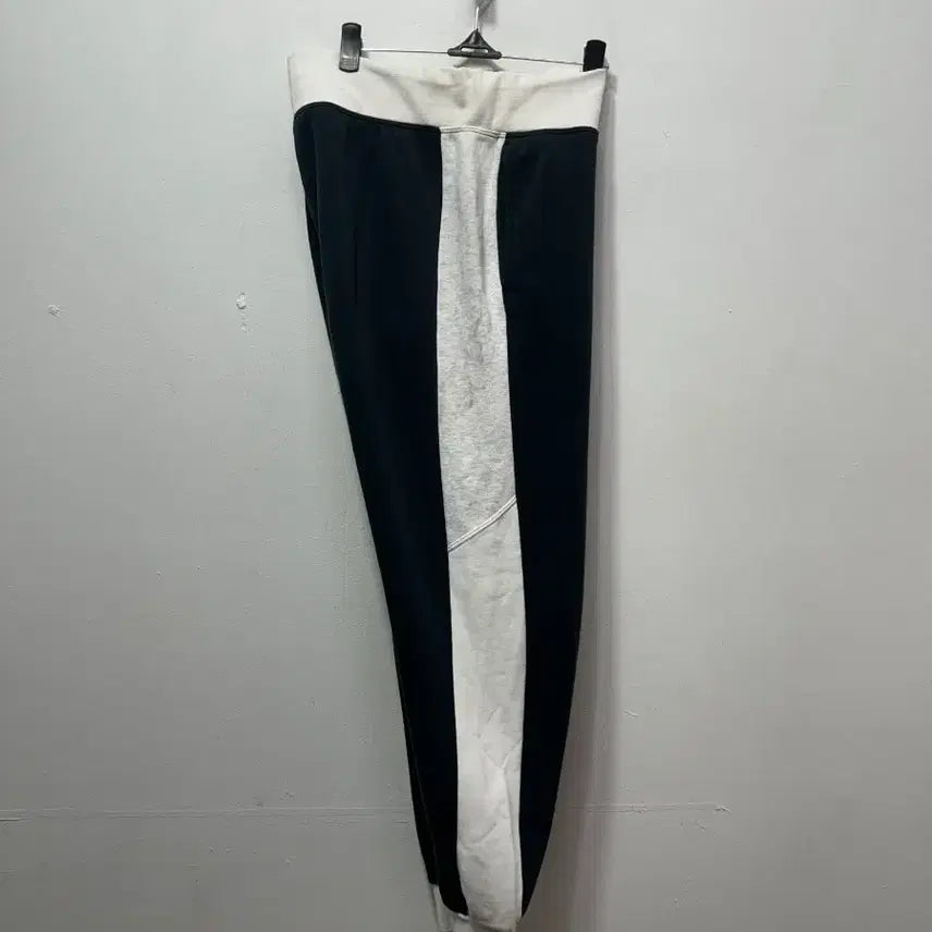 [BUNJANG] Nike Air Black/White Training Pants L / 나이키 에어 블랙/화이트 트레이닝복 바지 L