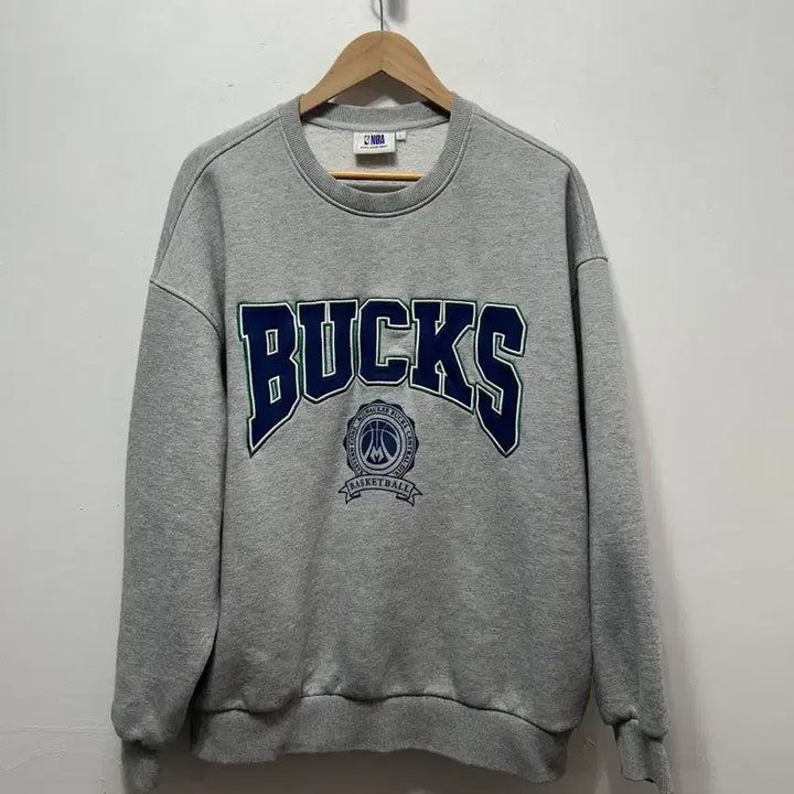 [BUNJANG] NBA Milwaukee Bucks Gray Sweatshirt L / NBA 밀워키 벅스 맨투맨 티셔츠 그레이 L