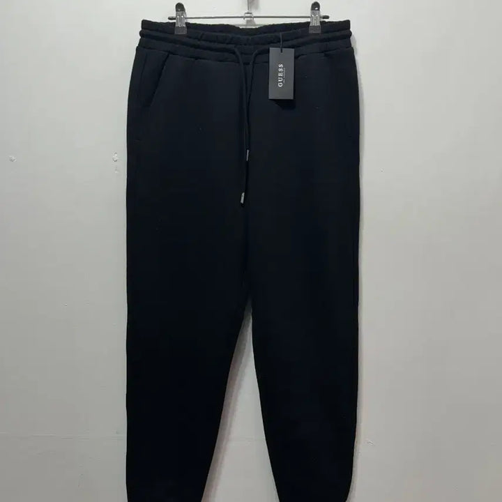 [BUNJANG] Guess Black Training Jogger Pants L / 게스 블랙 트레이닝 조거바지 새상품 L