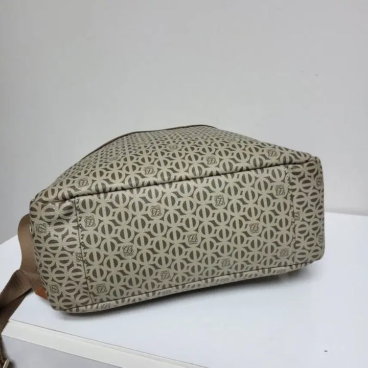 [BUNJANG] Louis Quatorze Women's Backpack / 루이까또즈 백팩  *29/35