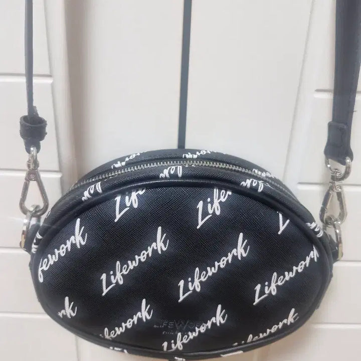 [BUNJANG] LifeWork Mini Crossbody Bag / (새상품)라이프워크 크로스백(헤지스루이까또즈제이에스티나MCM라코스테빈폴