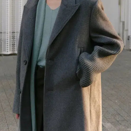 [BUNJANG] Solti Pebble Knit Combo Long Coat (Gray) / 솔티페블 니트 콤비 소매 롱코트 그레이
