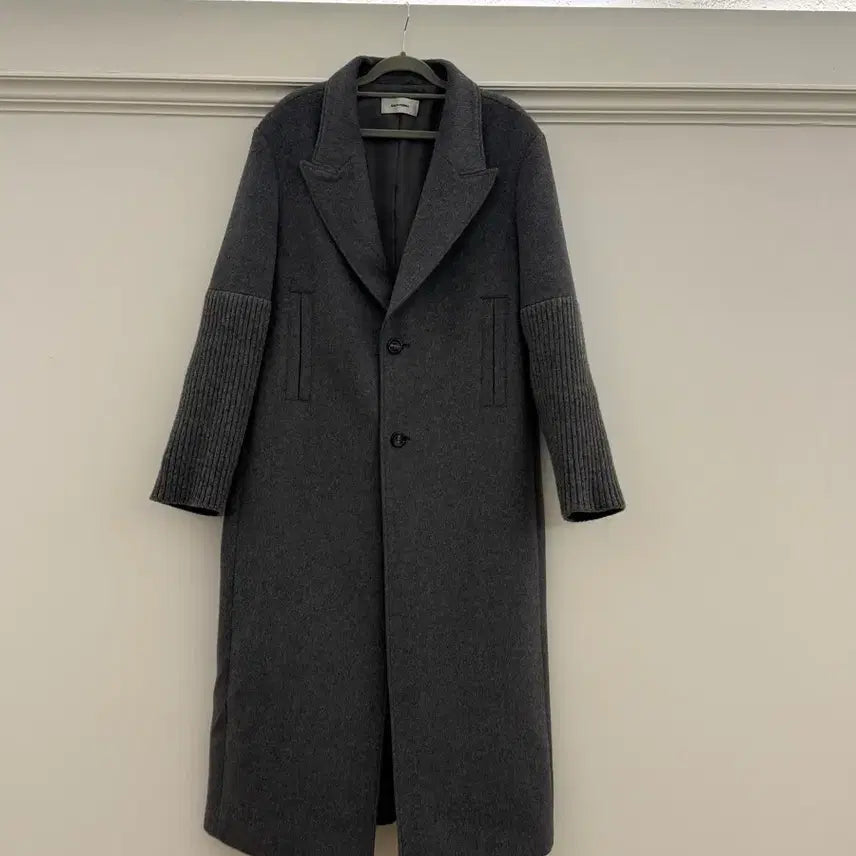 [BUNJANG] Solti Pebble Knit Combo Long Coat (Gray) / 솔티페블 니트 콤비 소매 롱코트 그레이