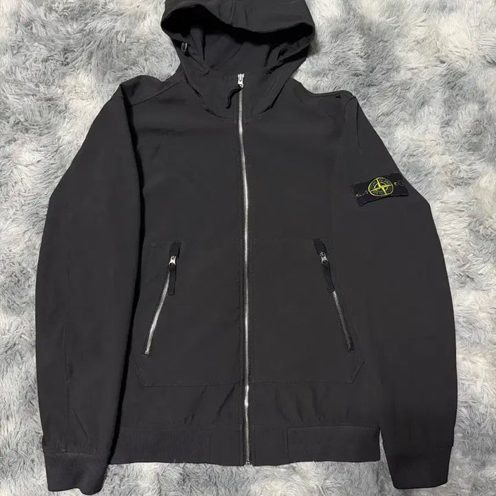 [BUNJANG] Stone Island Soft Shell Jacket (L) / 스톤아일랜드 소프트쉘 {size L}
