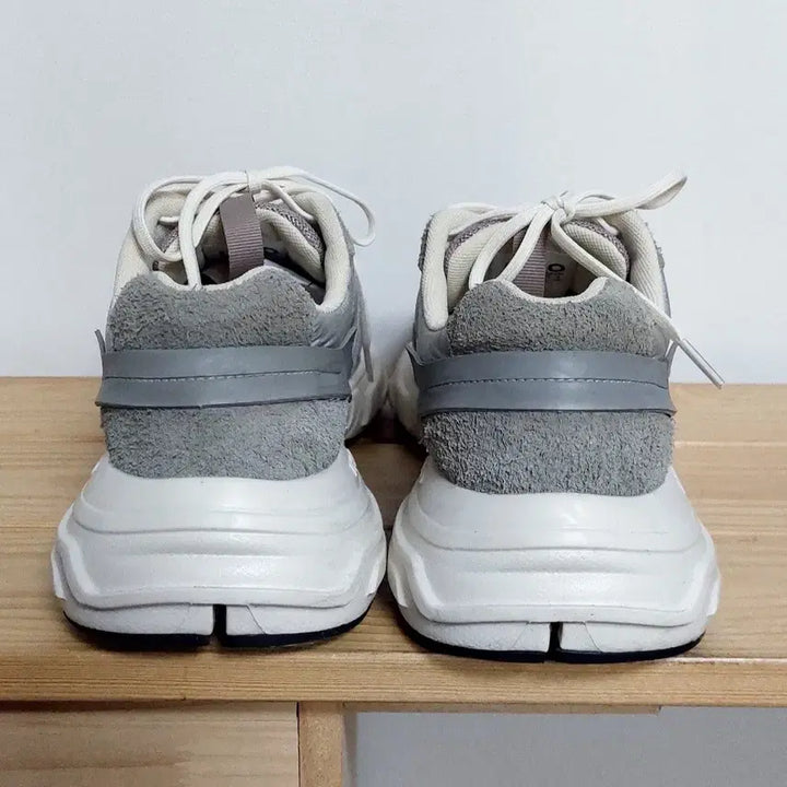 [BUNJANG] ISO Accumix Dove Sneakers / 270)이소 아큐믹 도브 스니커즈 1회착화