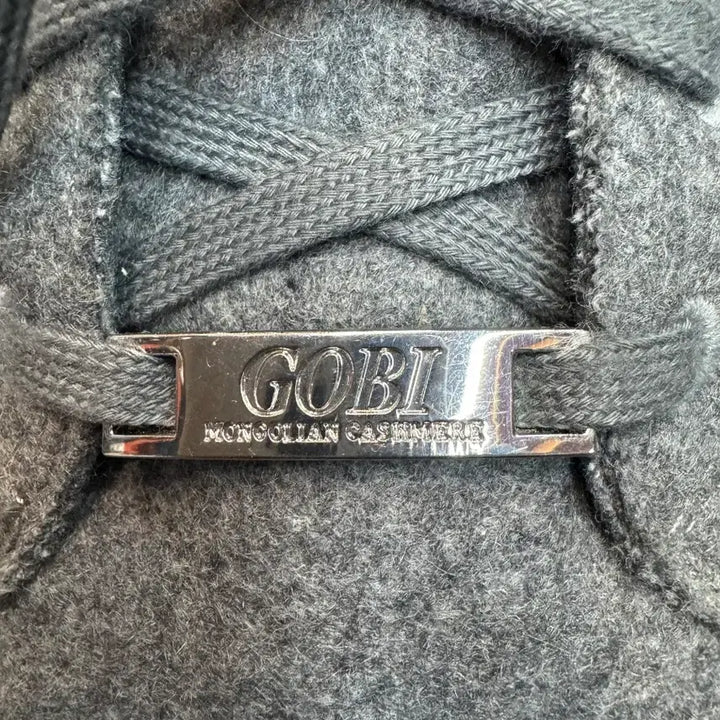 [BUNJANG] Cashmere Sneakers (265) / 고비 텍달린 캐시미어 스니커즈 (265)