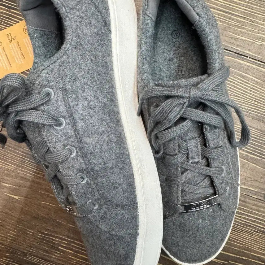 [BUNJANG] Cashmere Sneakers (265) / 고비 텍달린 캐시미어 스니커즈 (265)