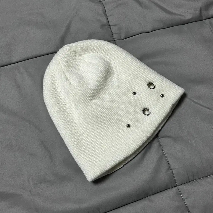 [SOLD OUT] 레이브 아이보리 비니
