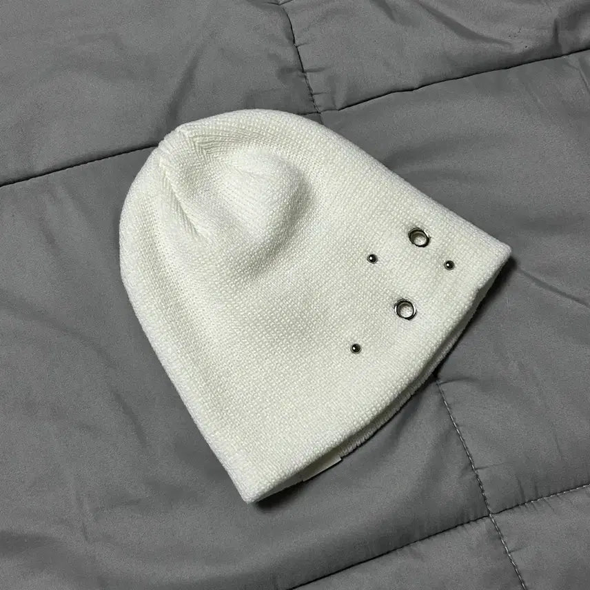 [SOLD OUT] 레이브 아이보리 비니