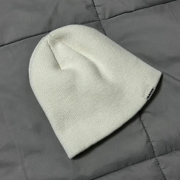[SOLD OUT] 레이브 아이보리 비니