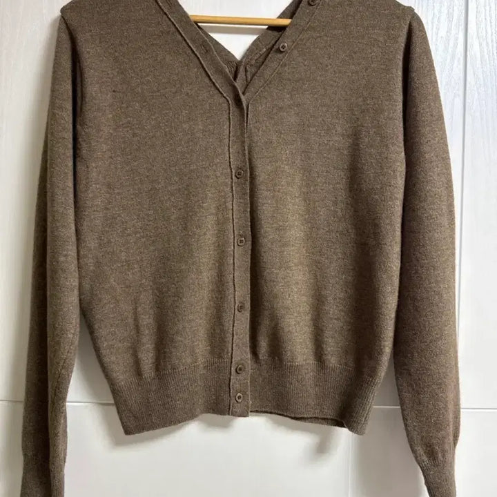 [SOLD OUT] 브라운 브이넥 가디건