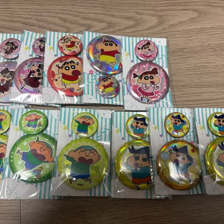 [BUNJANG] Crayon Shin-chan Badge Set (10 Pieces) / 10개 짱구는 못말려 뱃지 세트