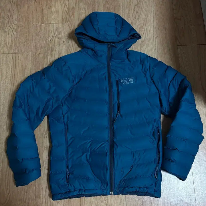 [SOLD OUT] 마운틴하드웨어 경량패딩
