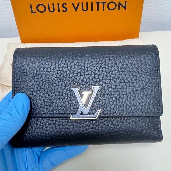 [BUNJANG] Capucines Women's Wallet / (새상품) / (정품) 카퓌신 여성 반지갑 정가146만