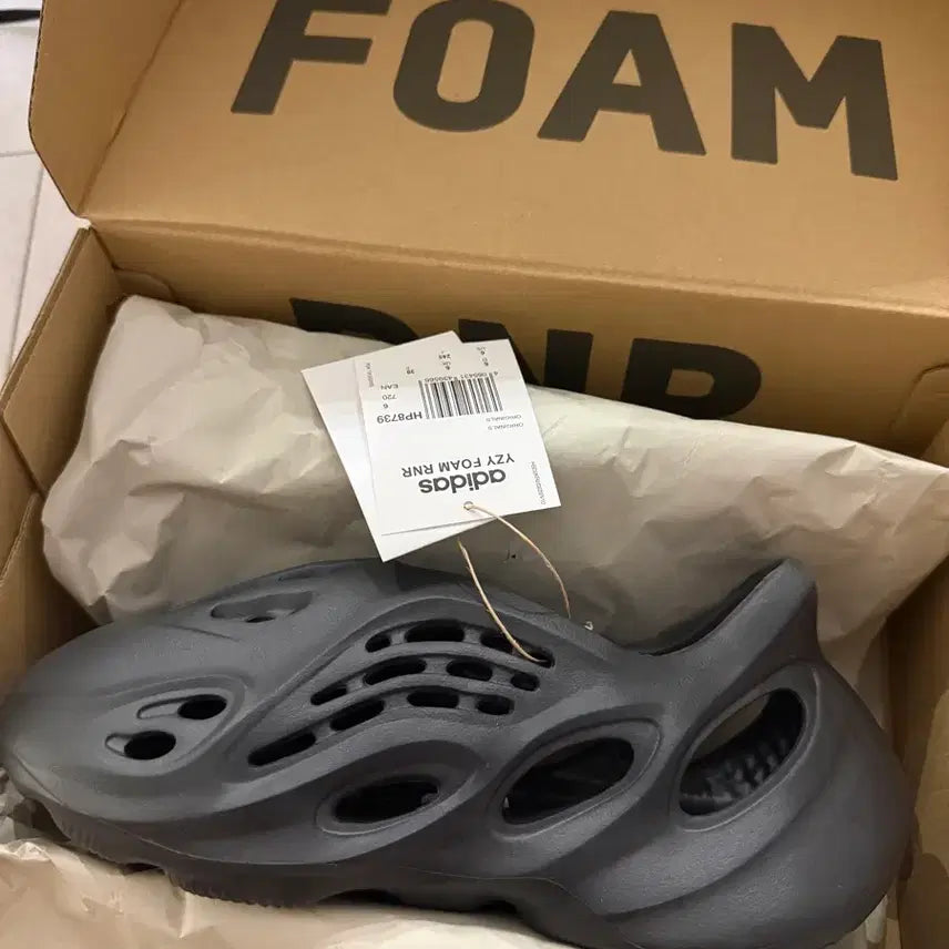 [BUNJANG] Adidas Yeezy Foam Runner Onyx 245 / 새상품) 아디다스 이지폼러너 오닉스