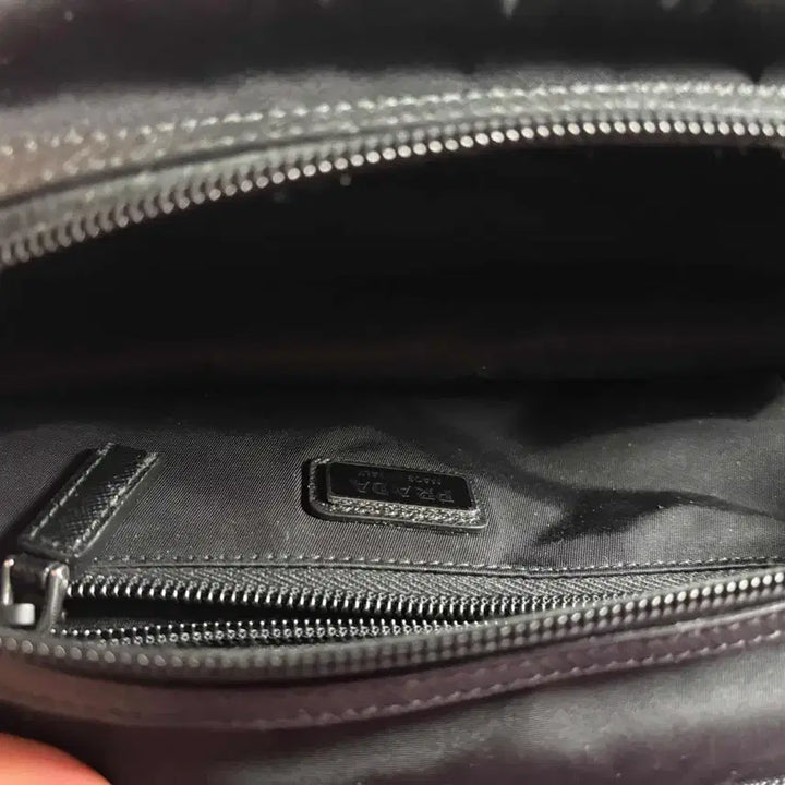 [BUNJANG] Prada Re-Nylon and Saffiano Leather Bag / 프라다 리나일론 앤 사피아노 레더
