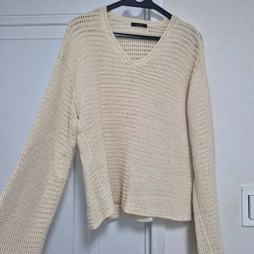 [BUNJANG] Massimo Dutti V-Neck Knit / ㅁ아이보리색 브이넥 니트 마시모두띠 (55-77)