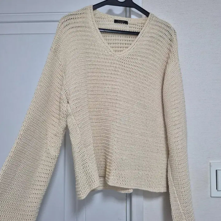 [BUNJANG] Massimo Dutti V-Neck Knit / ㅁ아이보리색 브이넥 니트 마시모두띠 (55-77)