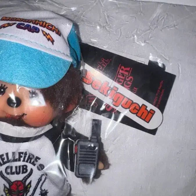 [BUNJANG] Stranger Things x Monchhichi Keyring / 기묘한이야기 x 몬치치 키링