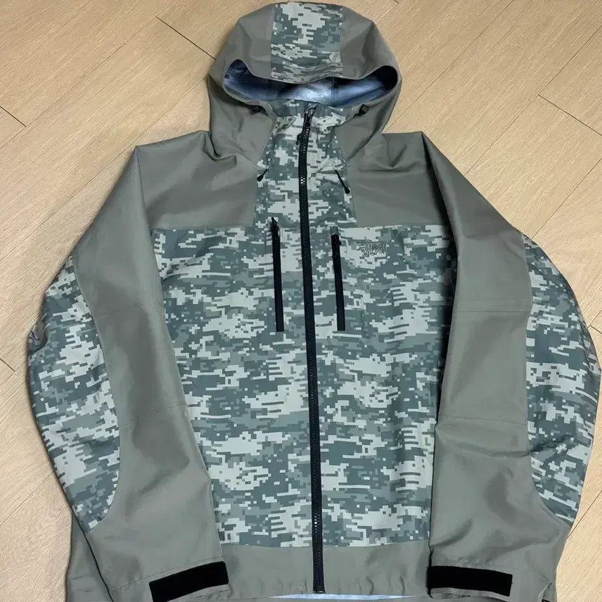 [SOLD OUT] [XL] 스투시 고어텍스 가이드 쉘 자켓 디지 카모