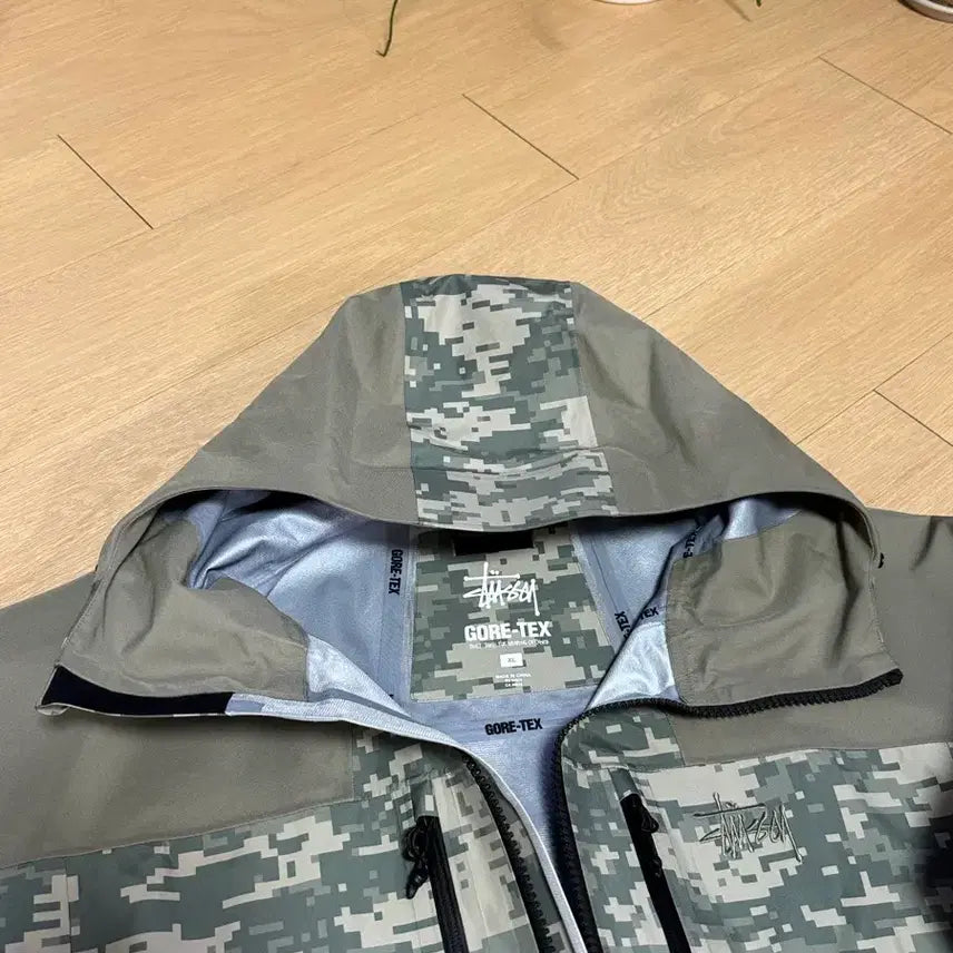 [SOLD OUT] [XL] 스투시 고어텍스 가이드 쉘 자켓 디지 카모