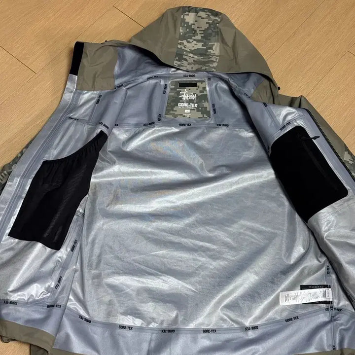[SOLD OUT] [XL] 스투시 고어텍스 가이드 쉘 자켓 디지 카모